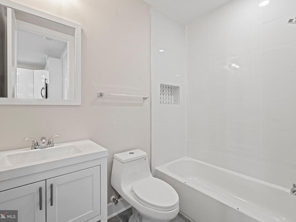 824 18TH Street NE 7, Washington DC 20002