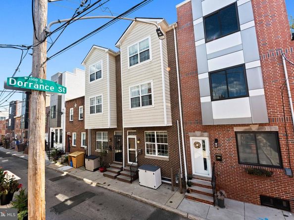 1832 Earp Street, Philadelphia PA 19146