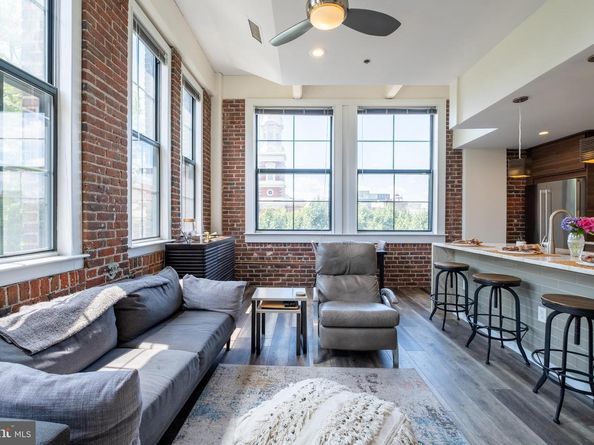 315 New Street 321, Philadelphia PA 19106