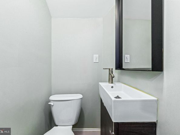 913 4TH Street NE, Washington DC 20002