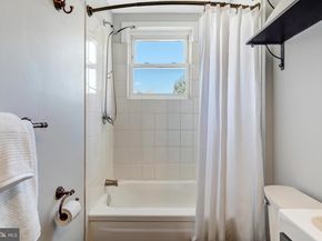 913 4TH Street NE, Washington DC 20002