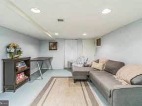 8301 Cadwalader Avenue, Elkins Park PA 19027