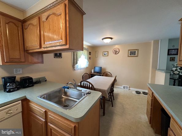 8517 Bergen Terrace, Philadelphia PA 19111