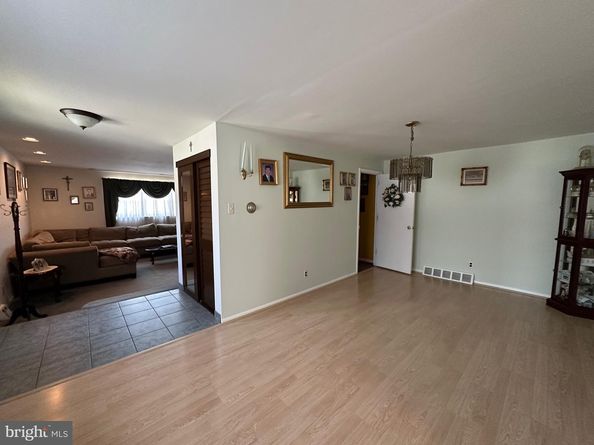 8517 Bergen Terrace, Philadelphia PA 19111