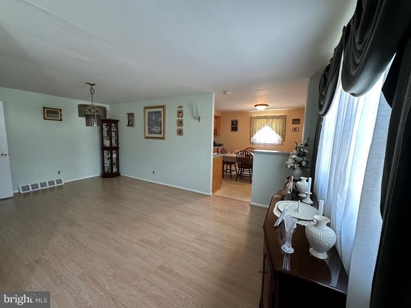 8517 Bergen Terrace, Philadelphia PA 19111
