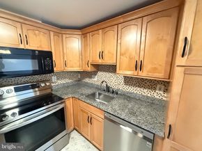 6300 Stevenson Avenue 1113, Alexandria VA 22304