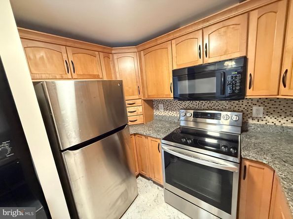 6300 Stevenson Avenue 1113, Alexandria VA 22304