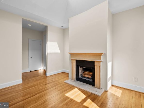 1318 35TH Street NW 7, Washington DC 20007