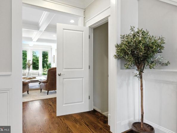8617 Dixie Place, Mclean VA 22102