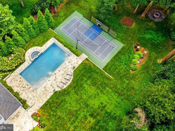 8617 Dixie Place, Mclean VA 22102