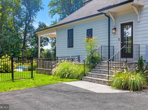 8617 Dixie Place, Mclean VA 22102