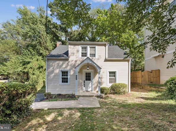 2153 N Taylor Street, Arlington VA 22207