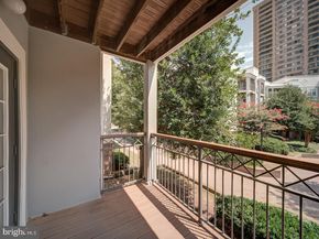 5565 Seminary Road 214, Falls Church VA 22041