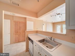 5565 Seminary Road 214, Falls Church VA 22041