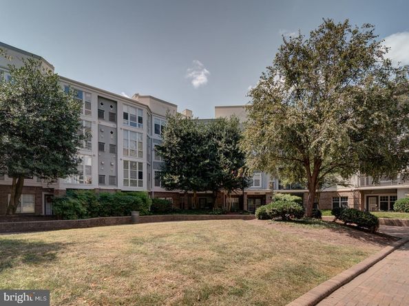5565 Seminary Road 214, Falls Church VA 22041