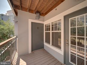 5565 Seminary Road 214, Falls Church VA 22041