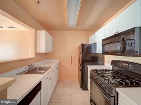 5565 Seminary Road 214, Falls Church VA 22041