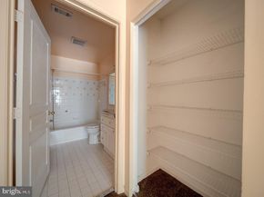 5565 Seminary Road 214, Falls Church VA 22041