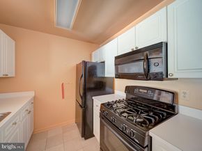5565 Seminary Road 214, Falls Church VA 22041