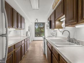 1808 Old Meadow Road 1106, Mclean VA 22102