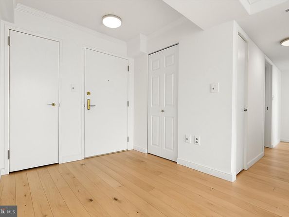 1808 Old Meadow Road 1106, Mclean VA 22102
