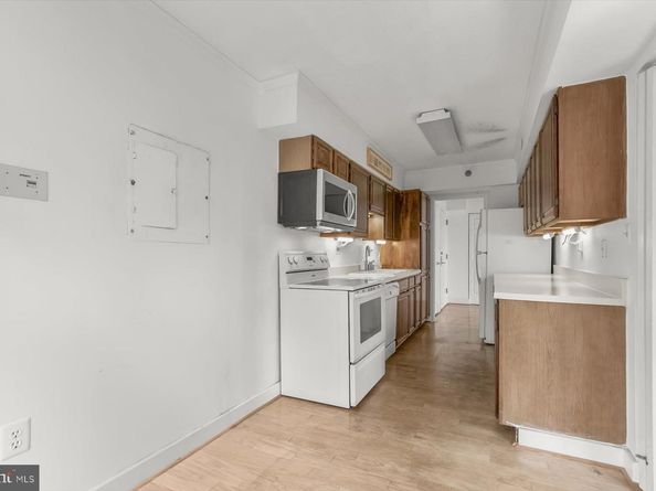 1808 Old Meadow Road 1106, Mclean VA 22102