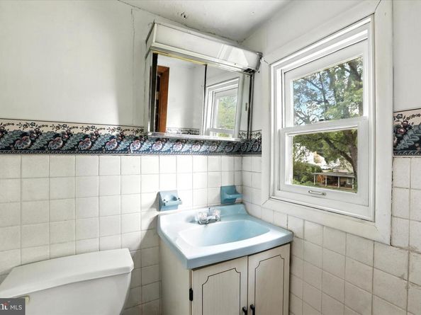 236 Oak Hill Drive, Hatboro PA 19040