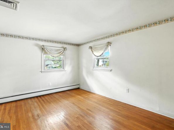 236 Oak Hill Drive, Hatboro PA 19040