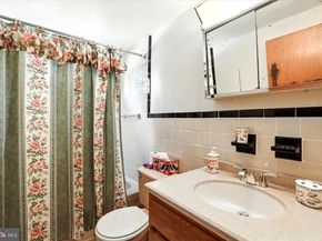 236 Oak Hill Drive, Hatboro PA 19040