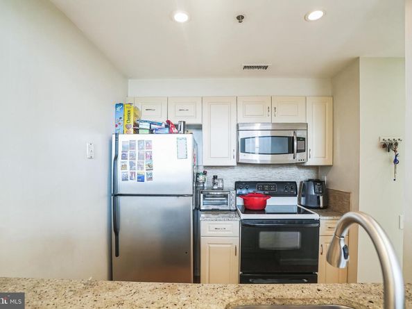 315 New Street 503, Philadelphia PA 19106