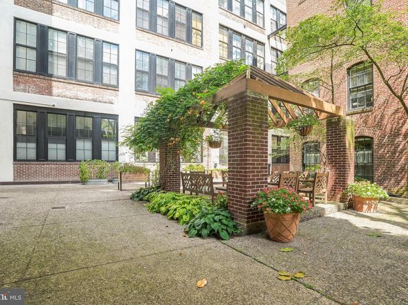 315 New Street 503, Philadelphia PA 19106