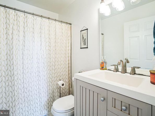 315 New Street 503, Philadelphia PA 19106