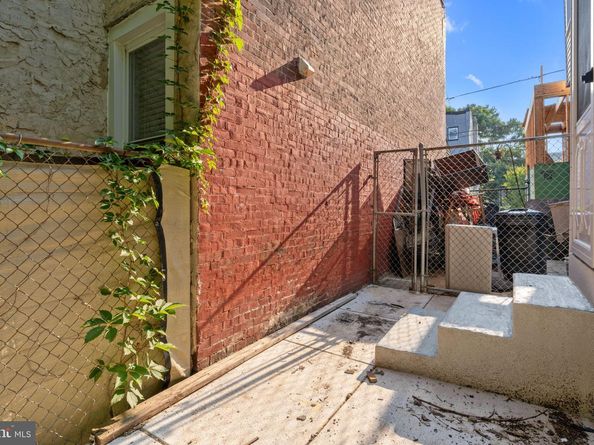 3949 Brown Street, Philadelphia PA 19104