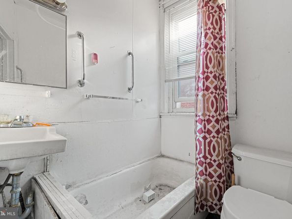 3949 Brown Street, Philadelphia PA 19104