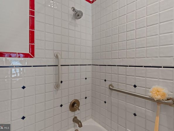 7918 Park Avenue, Elkins Park PA 19027