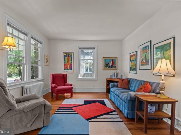 7918 Park Avenue, Elkins Park PA 19027