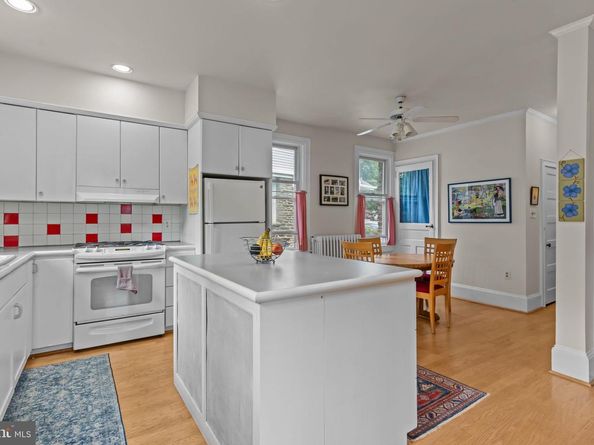 7918 Park Avenue, Elkins Park PA 19027
