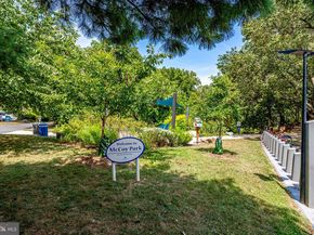 2106 N Scott Street 40, Arlington VA 22209