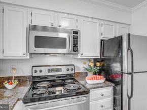 2106 N Scott Street 40, Arlington VA 22209