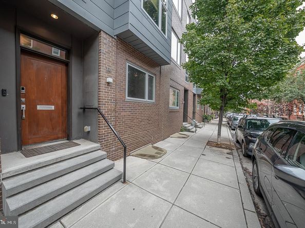 810 N 24TH Street, Philadelphia PA 19130