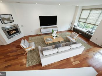 810 N 24TH Street