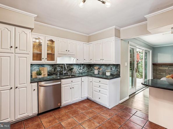 2322 S Pierce Street S, Arlington VA 22202