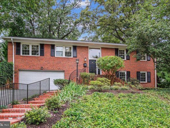 2322 S Pierce Street S, Arlington VA 22202