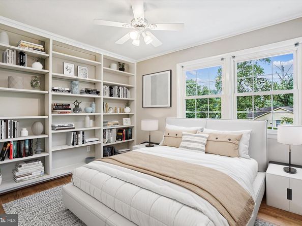 2322 S Pierce Street S, Arlington VA 22202