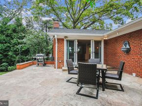 2322 S Pierce Street S, Arlington VA 22202