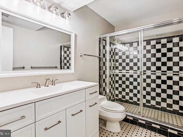 2322 S Pierce Street S, Arlington VA 22202
