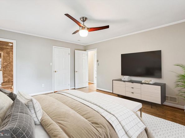 2322 S Pierce Street S, Arlington VA 22202