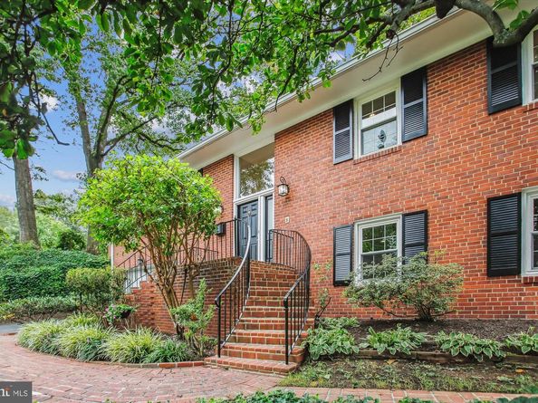 2322 S Pierce Street S, Arlington VA 22202