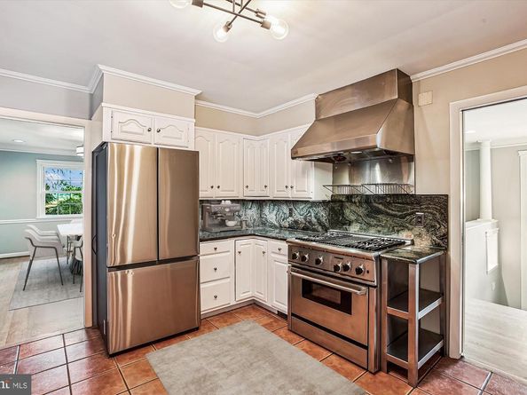 2322 S Pierce Street S, Arlington VA 22202