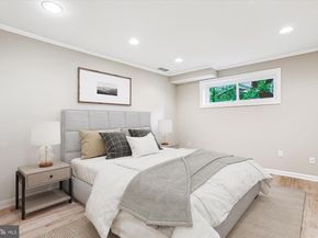 2322 S Pierce Street S, Arlington VA 22202